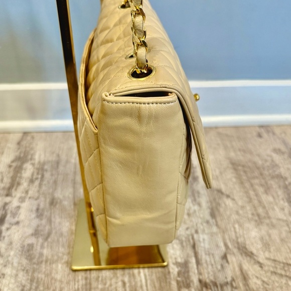 *RARE* Vintage Chanel
Flap Bag, 24krt gold plated (Coco trademark relaunch) - Picture 8 of 16